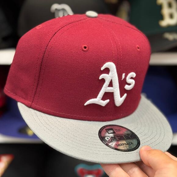 New Era Oakland Athletics Maroon/Silver 9FIFTY Snapback - Picture 1 of 4